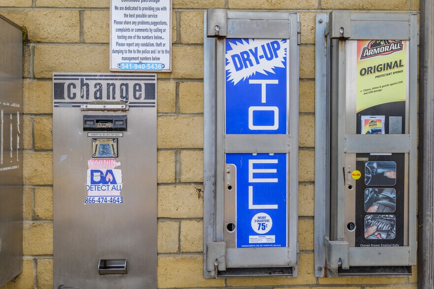 More Photos Of 2521 Williams Hwy, Grants Pass Carwash For Sale