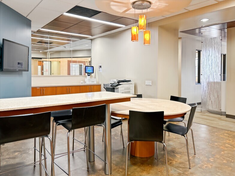 More Photos Of 18756 Stone Oak Pky, San Antonio Coworking Space