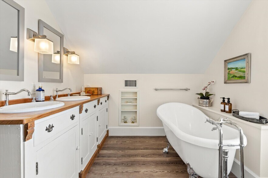 More Photos Of 16 Locust St, Saint Augustine Specialty For Sale