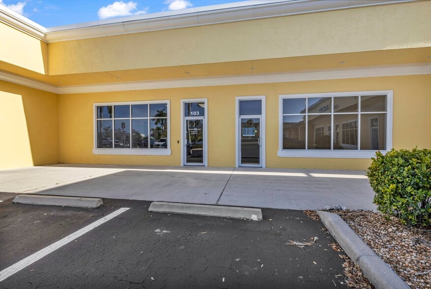 More Photos Of 24420 Sandhill Blvd, Punta Gorda Storefront Retail Office For Sale