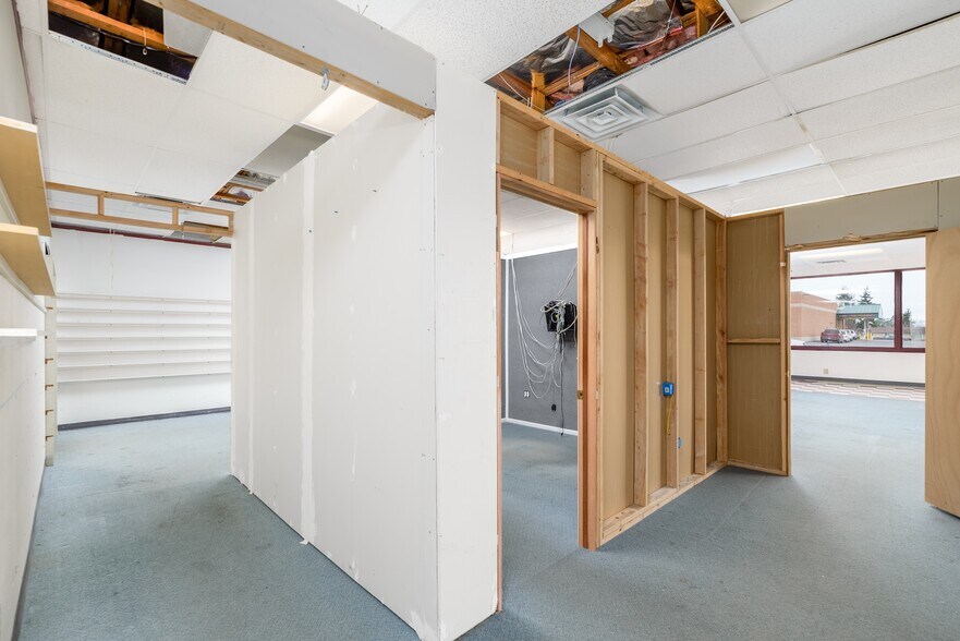 More Photos Of 445 W Washington St, Sequim Freestanding For Lease