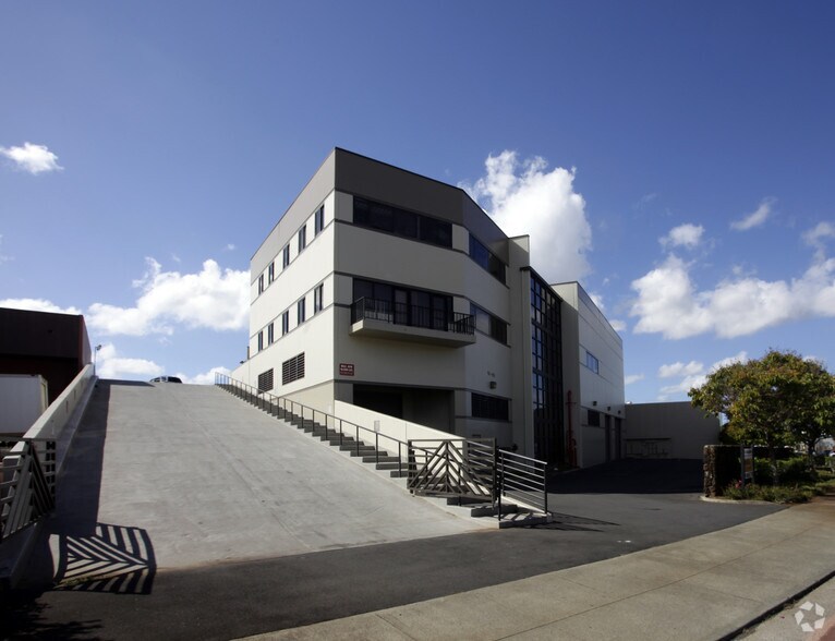 More Photos Of 94-496 Ukee St, Waipahu Warehouse For Lease