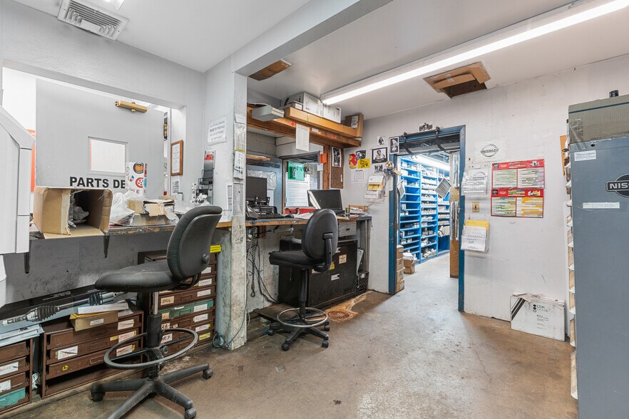 More Photos Of 805 Lafayette Ave, Hawthorne Auto Repair For Sale