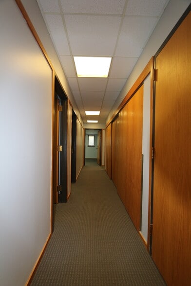 More Photos Of 473 N Kirkwood Rd, Kirkwood Office For Lease