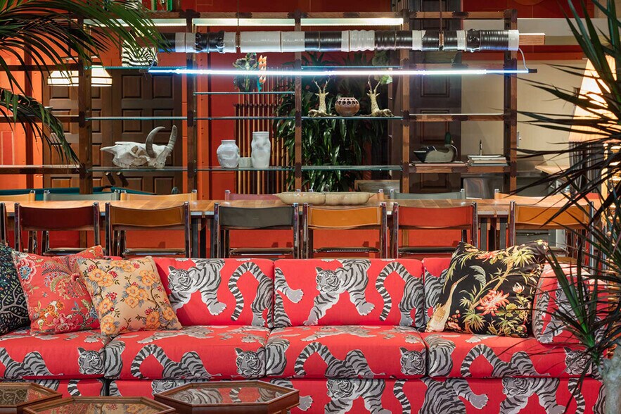 More Photos Of 607 E 4th St, Los Angeles Showroom For Lease