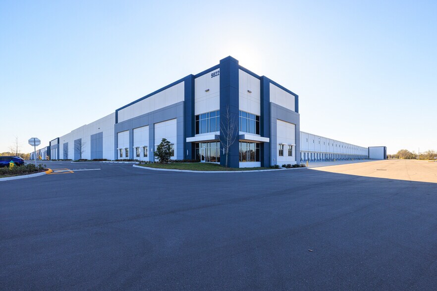 More Photos Of 9876 Air Commerce Pky, Orlando Unknown For Lease