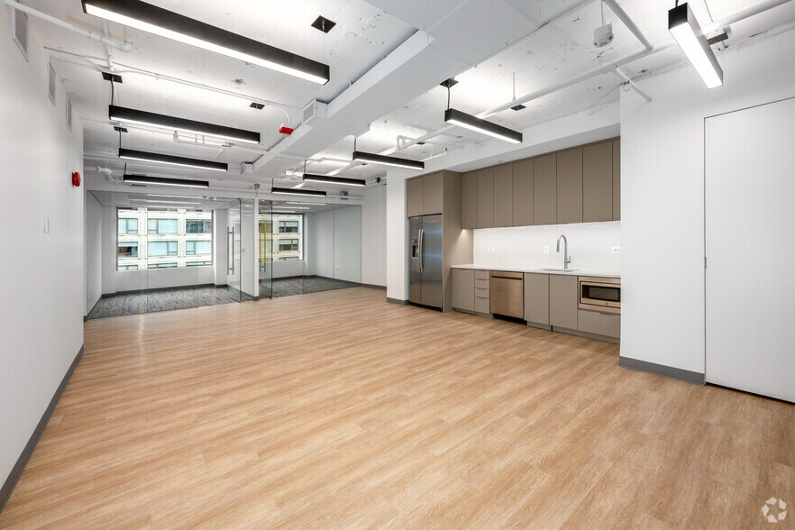 Photo of 8th Floor Ste 810