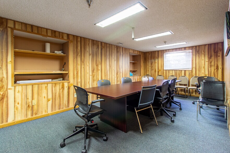 More Photos Of 310 Cypress Rd, Ocala Manufacturing For Lease