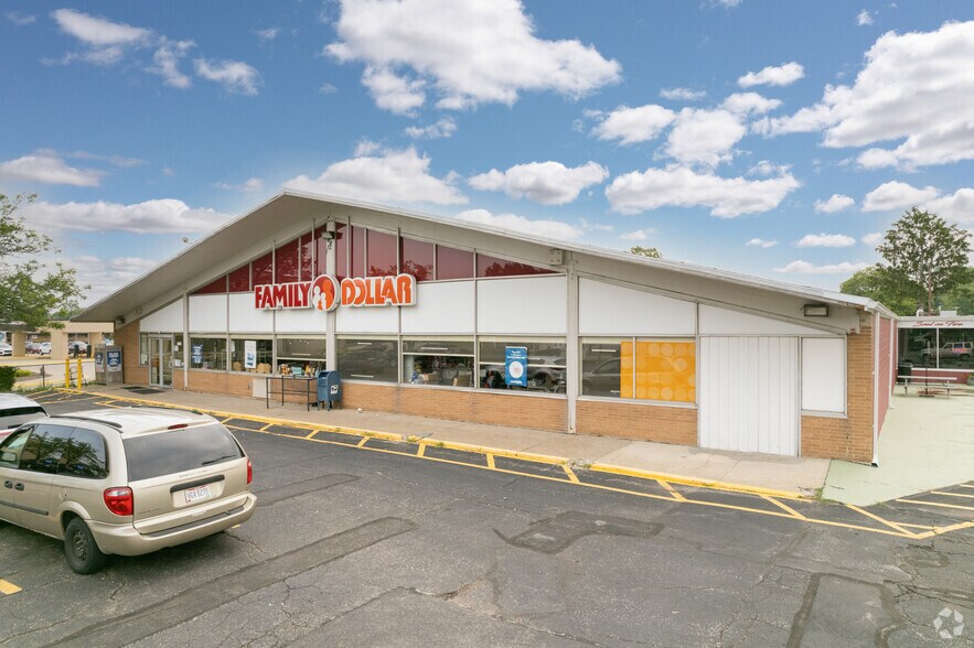More Photos Of 3817 Oberlin Ave, Lorain Convenience Store For Sale