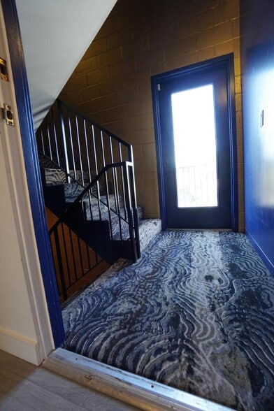 More Photos Of 1509 Abbot Kinney Blvd, Venice Storefront Retail Office For Lease