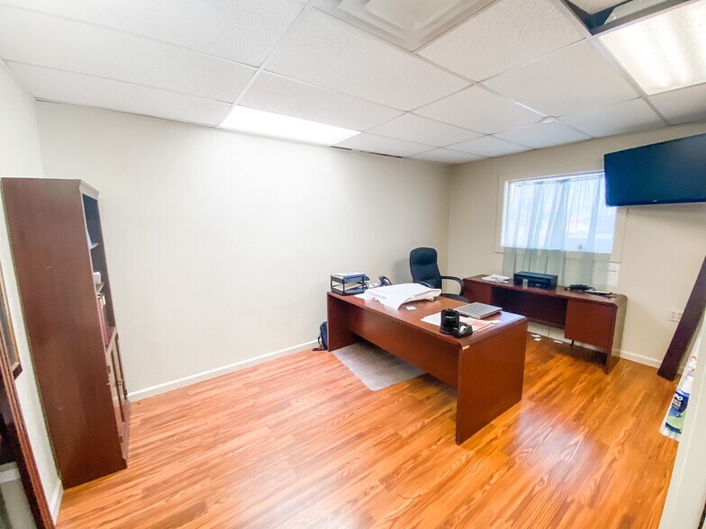 More Photos Of 3643 S Highway 92, Sierra Vista Office For Lease