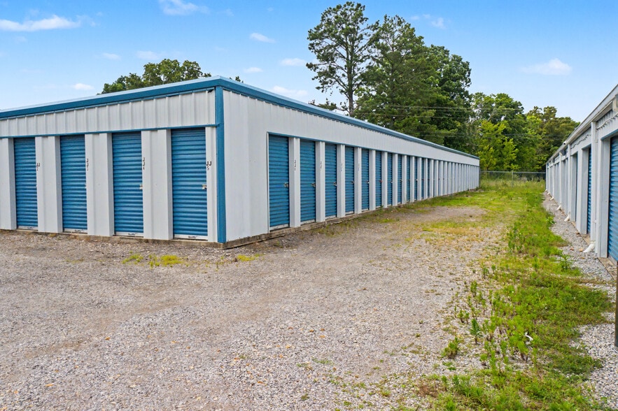 More Photos Of 105 Progress Center Plz, Centerville Self Storage For Sale
