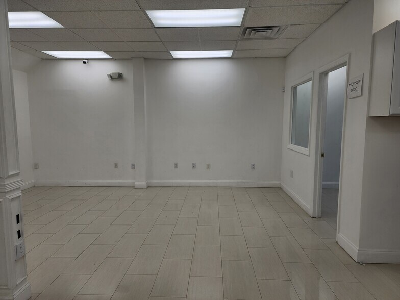 More Photos Of 32 Jefferson Plz, Princeton Medical For Sale