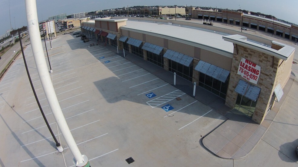 More Photos Of 24936-24952 Katy Fwy, Katy Storefront For Lease