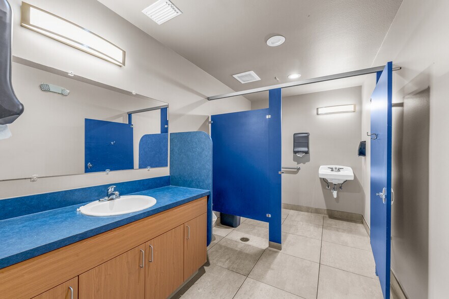 More Photos Of 1504 S Ridgewood Ave, Edgewater Bank For Sale