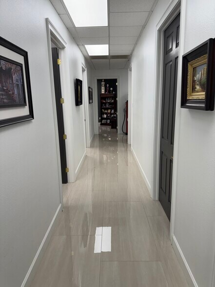 More Photos Of 15429 N Florida Ave, Tampa Medical For Lease