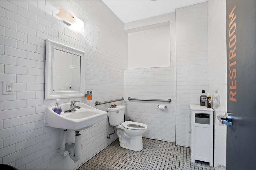 More Photos Of 449-465 Troutman St, Brooklyn Apartments For Lease