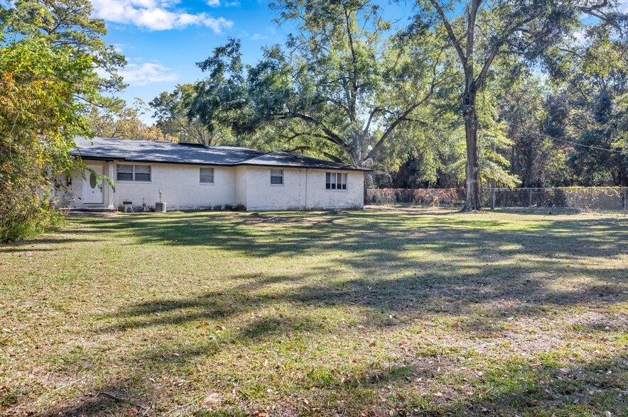 More Photos Of 1130 Fountain Rd, Jacksonville Apartments For Sale