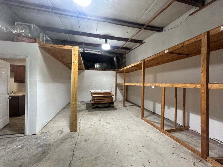 More Photos Of 1715 Sawdust Rd, Spring Self Storage For Lease