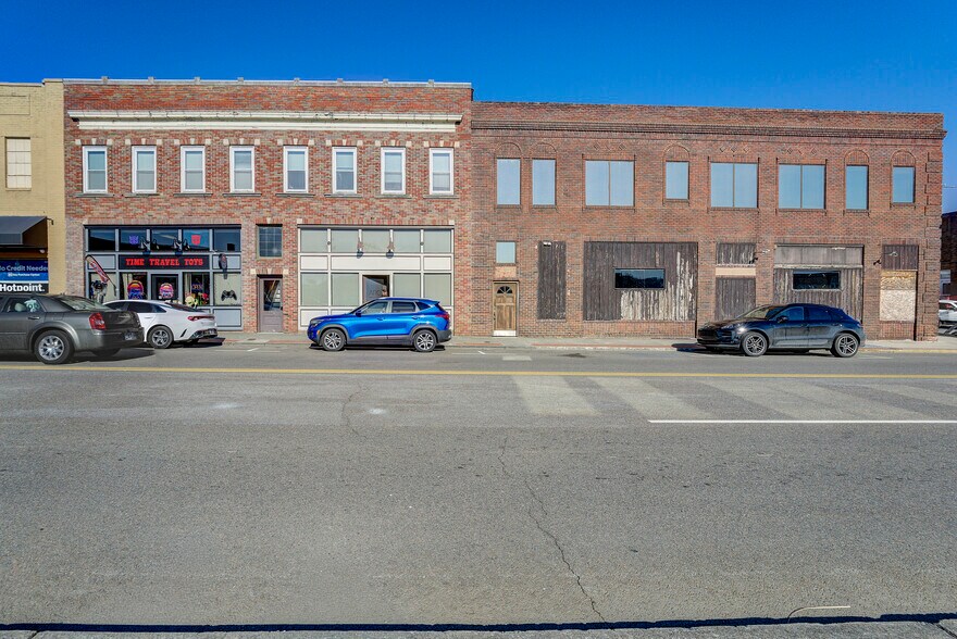 More Photos Of 227 Main St, Kingsport Storefront Retail Residential For Sale