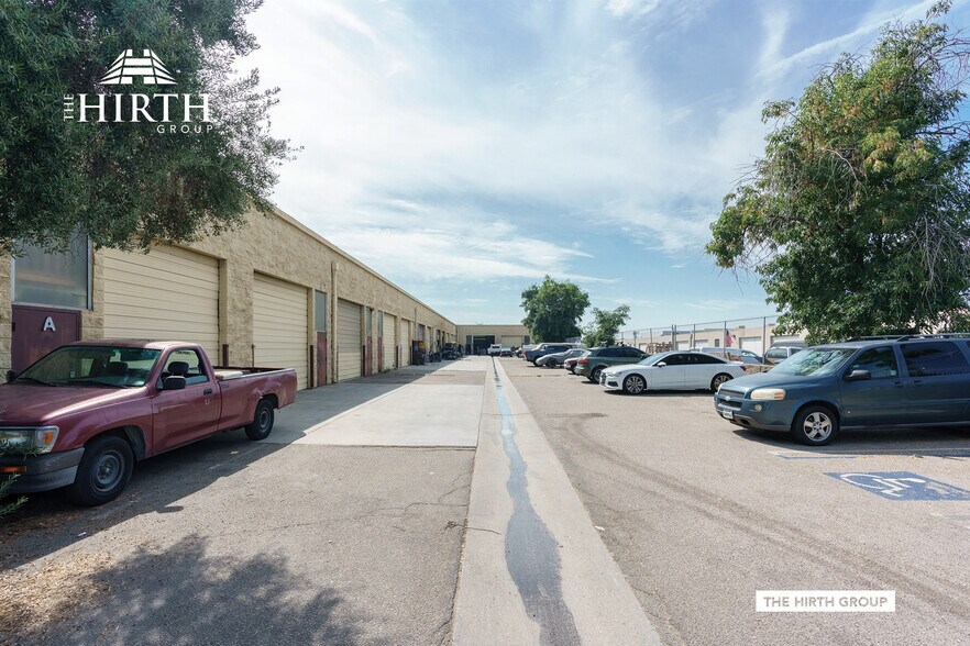 More Photos Of 11132 Fleetwood St, Sun Valley Warehouse For Lease