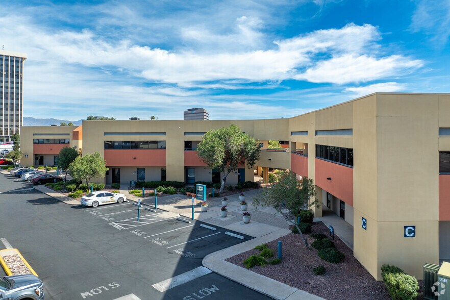 More Photos Of 5055 E Broadway Blvd, Tucson Coworking Space