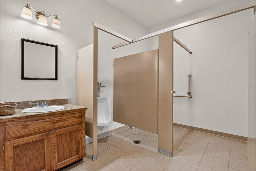 More Photos Of 33429 NCR 3270 Rd, Davis Lodge Meeting Hall For Sale