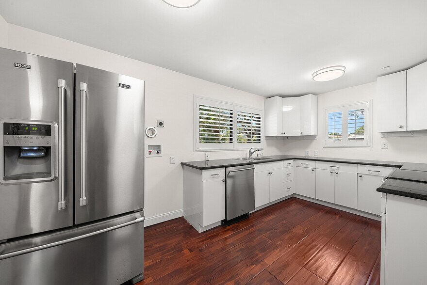 More Photos Of 112 SE 10th St, Delray Beach Office Residential For Lease