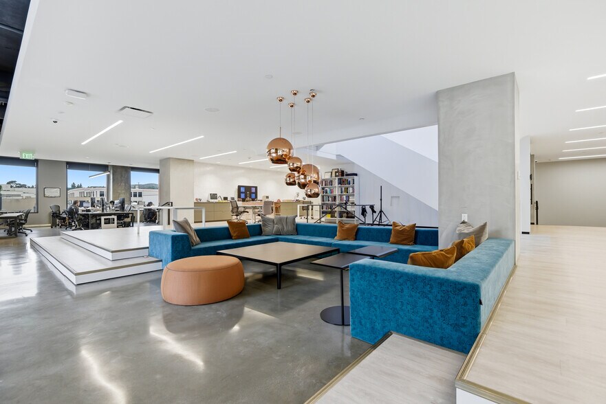 More Photos Of 33 S Fair Oaks Ave, Pasadena Office For Sale