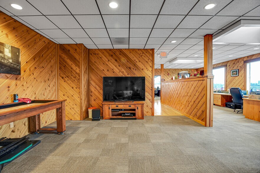 More Photos Of Stadelman, Hood River Industrial For Sale
