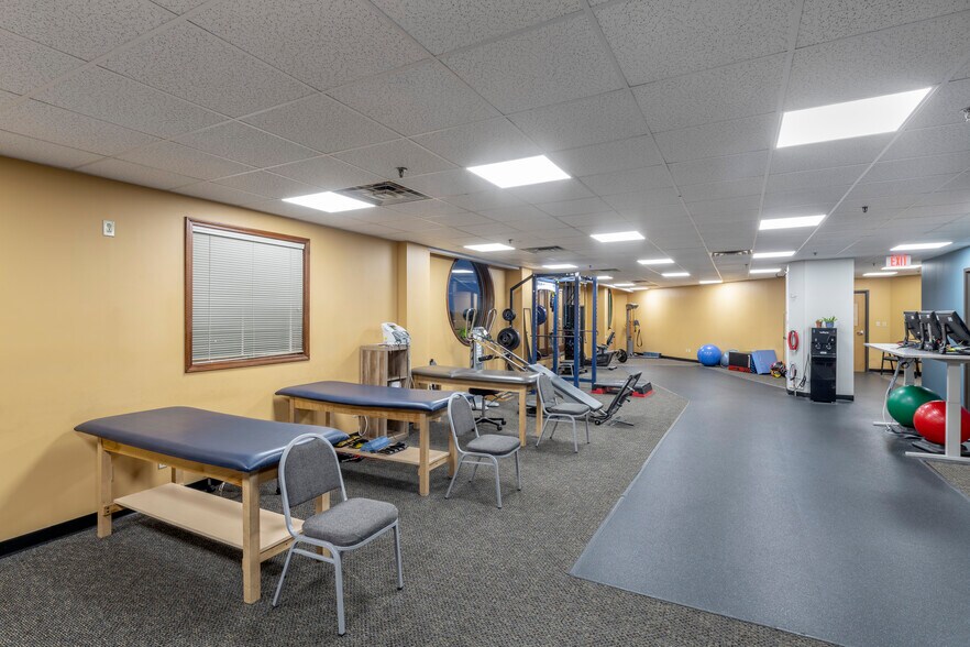 More Photos Of 4949 Harlem Rd, Buffalo Medical For Lease