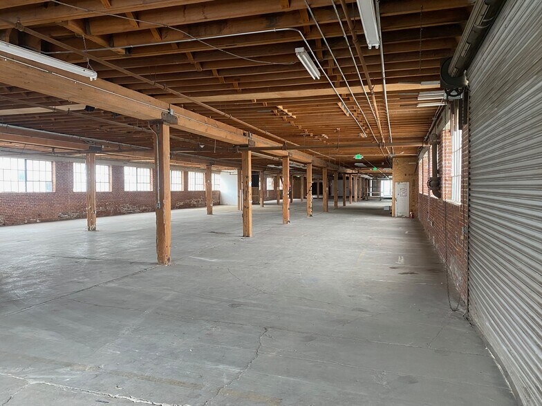 More Photos Of 5955-5959 S Western Ave, Los Angeles Office For Sale