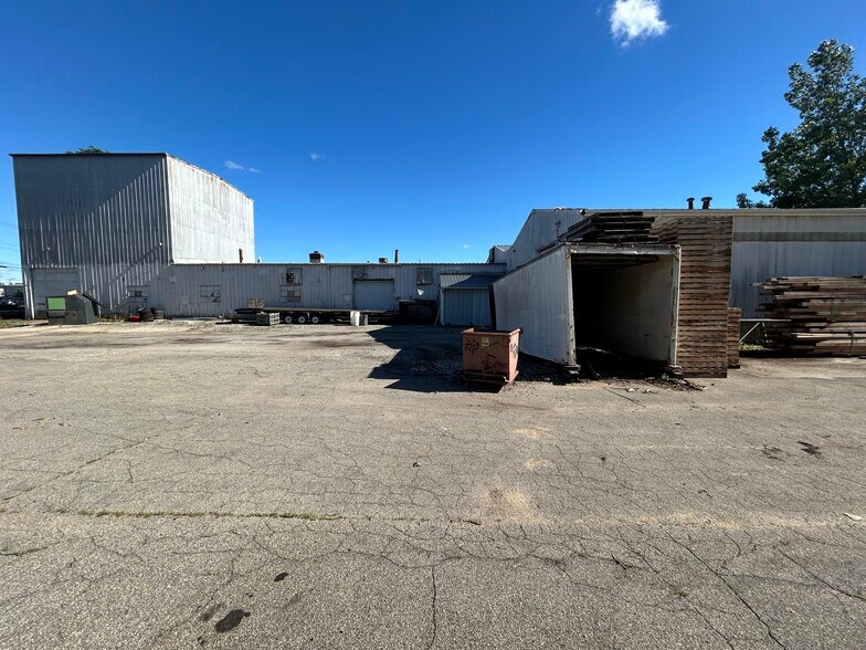 More Photos Of 2401 Schumacher Dr, Mishawaka Warehouse For Sale