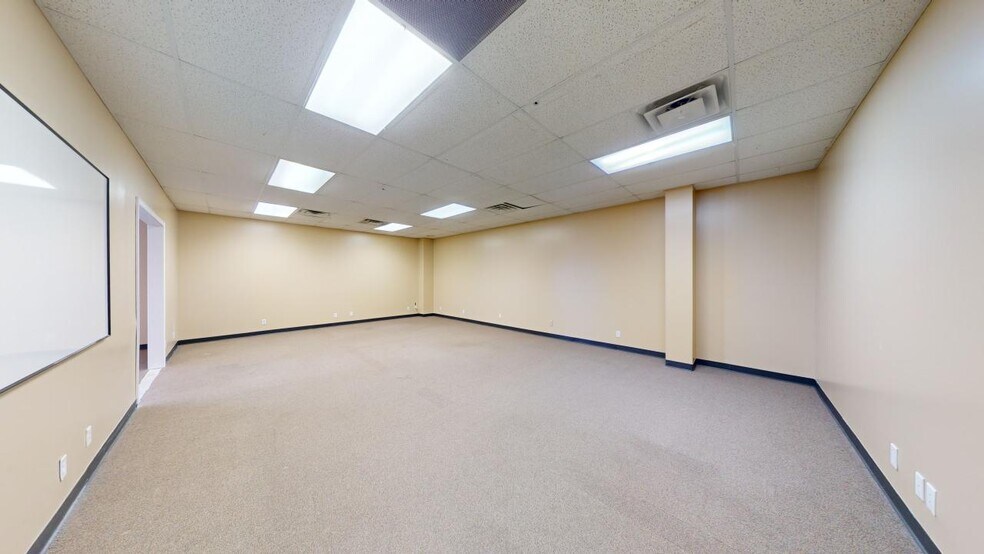 More Photos Of 8240 E 111th St, Bixby Light Distribution For Lease