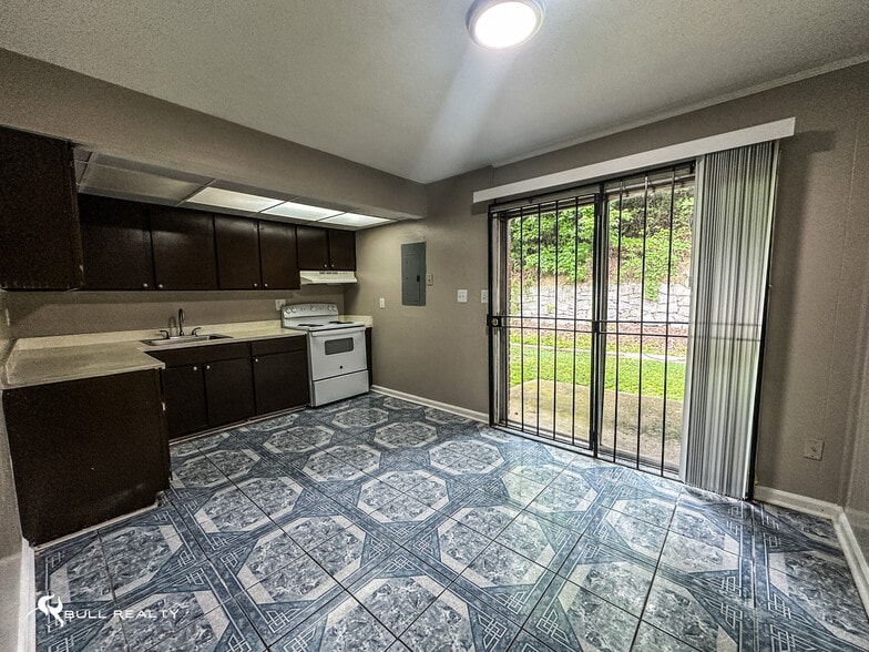More Photos Of 1514 Northwest Dr NW, Atlanta Apartments For Sale