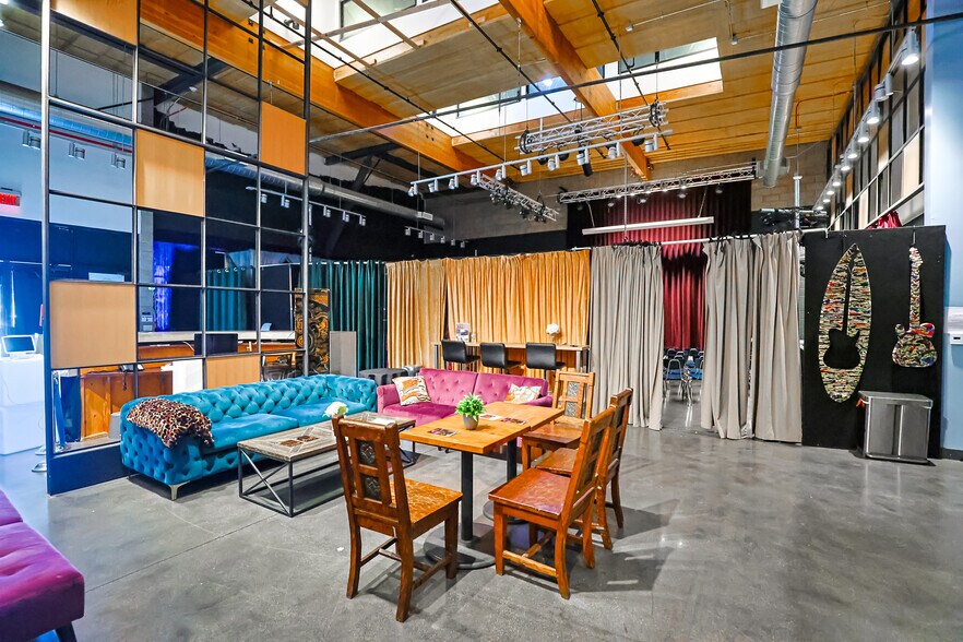 More Photos Of 1532 N Highland Ave, Los Angeles Office For Sale
