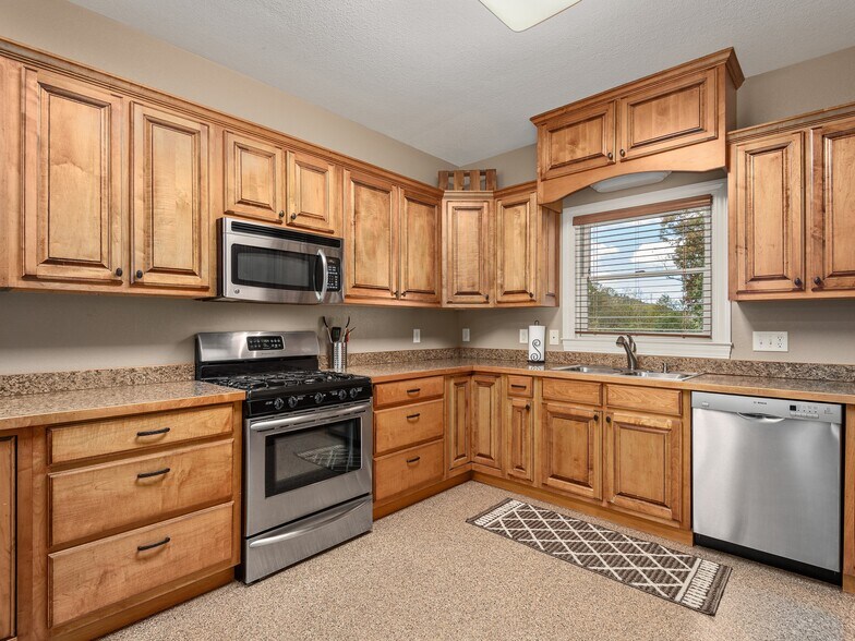 More Photos Of 355 Johnson Dr, Canton Specialty For Sale