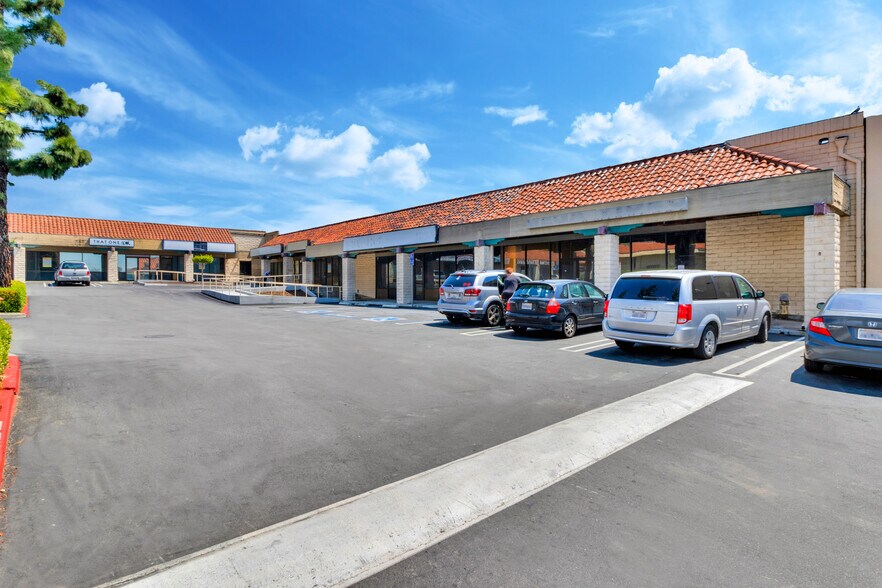 More Photos Of 3663 Highland Ave, Highland Storefront For Sale