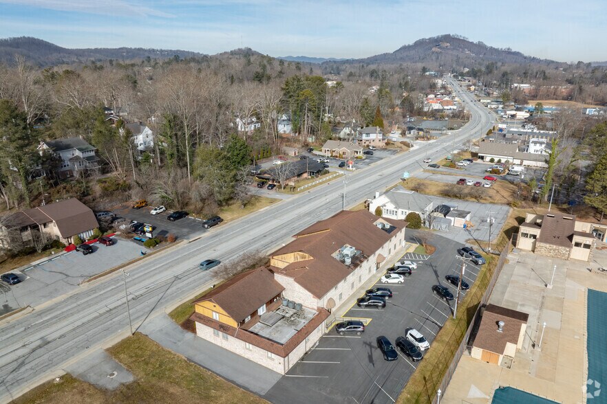 More Photos Of 1620 Asheville Hwy, Hendersonville Coworking Space