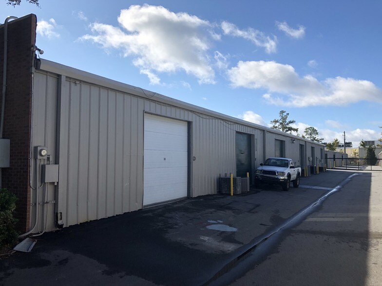 More Photos Of 760 Travelers Blvd, Summerville Flex For Lease