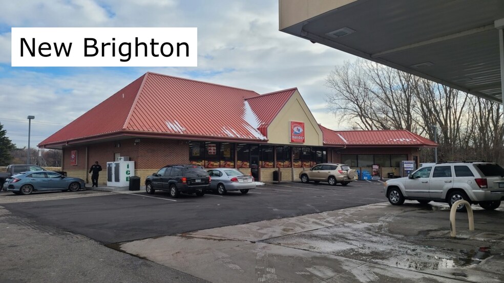 More Photos Of 201 W County Road E2, New Brighton Convenience Store For Sale