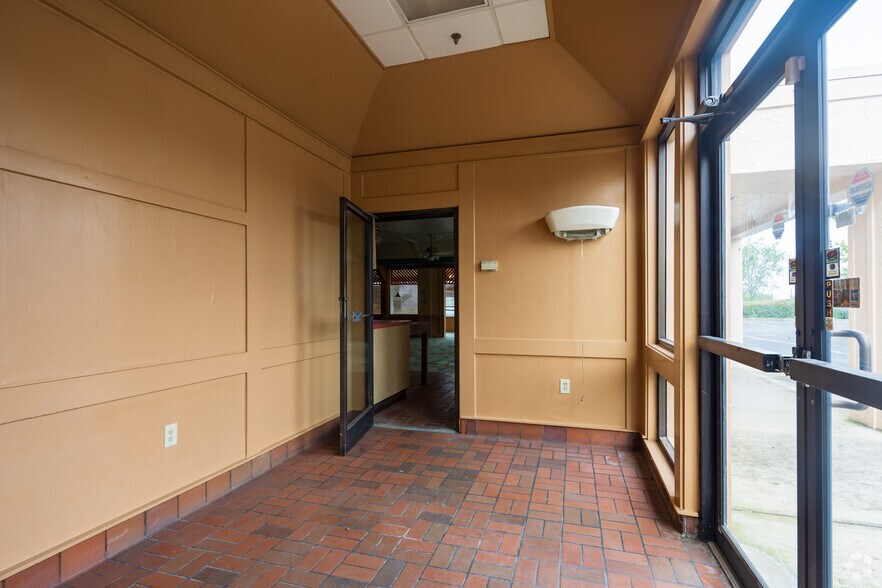 More Photos Of 1265 Mount Zion Rd, Morrow Restaurant For Sale
