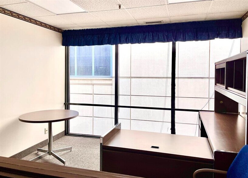 More Photos Of 456 Fulton St, Peoria Office For Sale