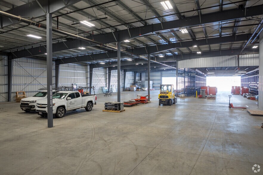 More Photos Of 400 SE Fairmount Dr, Pullman Department Store For Sale