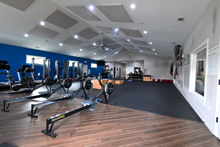 More Photos Of 150 Jw Plaza Dr SE, Calhoun Office For Sale