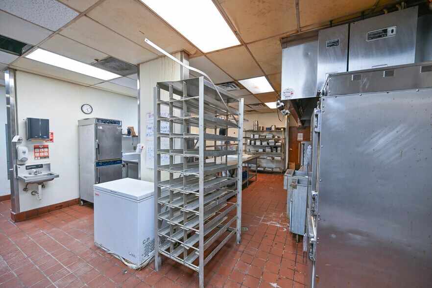 More Photos Of 2508 W 7th Ave, Corsicana Restaurant For Lease