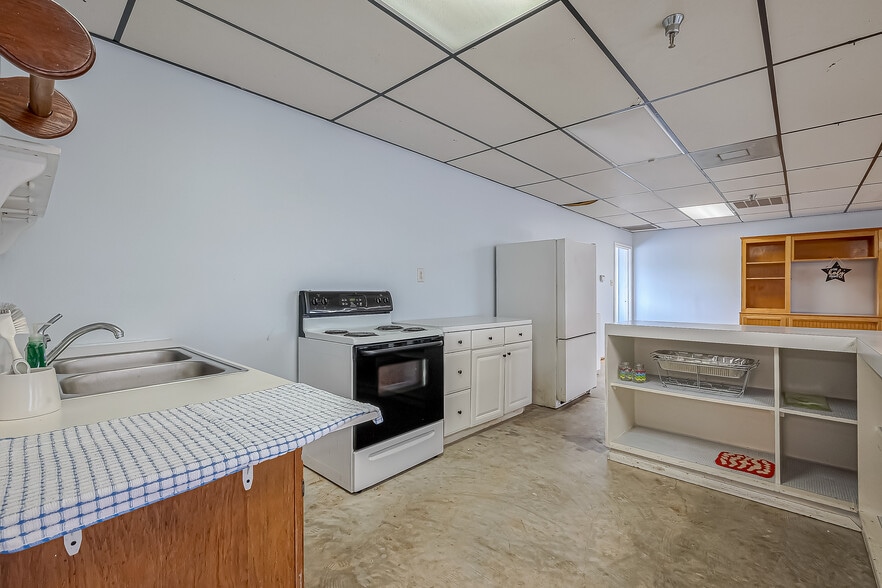 More Photos Of 1035 Fairmont Pky, Pasadena Religious Facility For Sale