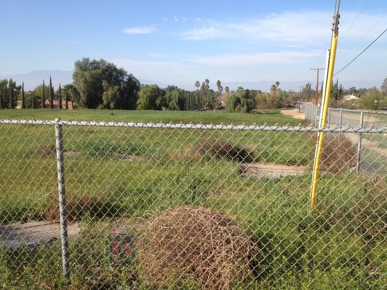 More Photos Of 18248 Van Buren Blvd, Riverside Land For Lease