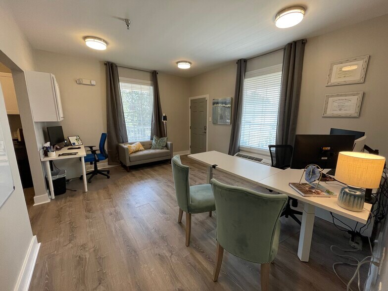 More Photos Of 6478 Putnam Ford Dr, Woodstock Office For Lease
