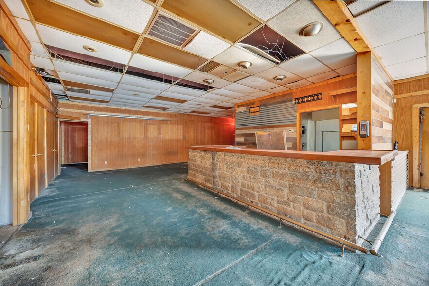 More Photos Of 100 S Brookville Pike, West College Corner Freestanding For Sale